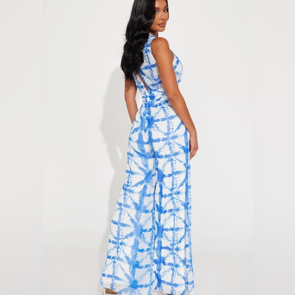 Fashion Nova Tie Dye Jumpsuit In White/Blue-Size XS NWT💙 - Picture 3 of 7
